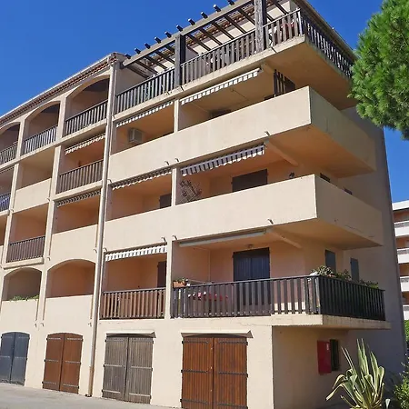 Lou Pantai Apartament
